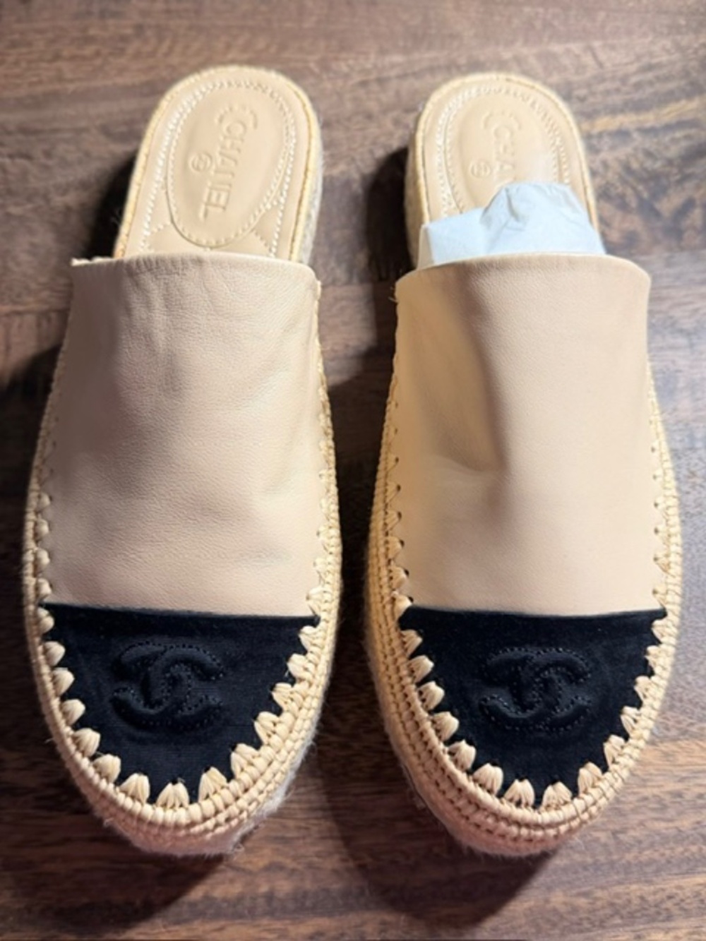 CHANEL Espadrilles Cream w Black Toe Size 39/US 9 Brand New, Never Worn